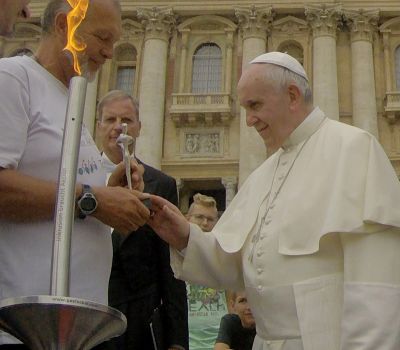 Karl Grandt Und Papst Franziskus I In Rom 02
