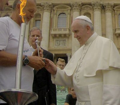 Karl Grandt Und Papst Franziskus I In Rom 02